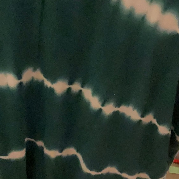 Layne Bryant size 14/16. Tye dyed look. Peek a boo sleeves. Tie-dyed tunic. - Picture 9 of 11